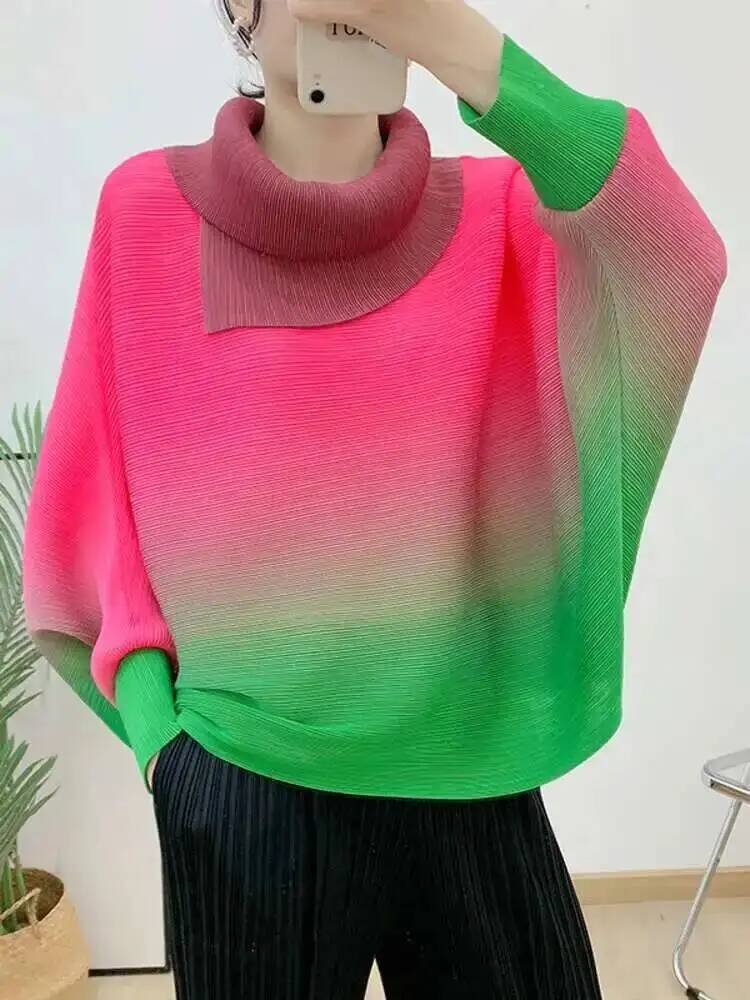 Vintage Fashion Build - Plisowana koszulka damska z gradientem, z