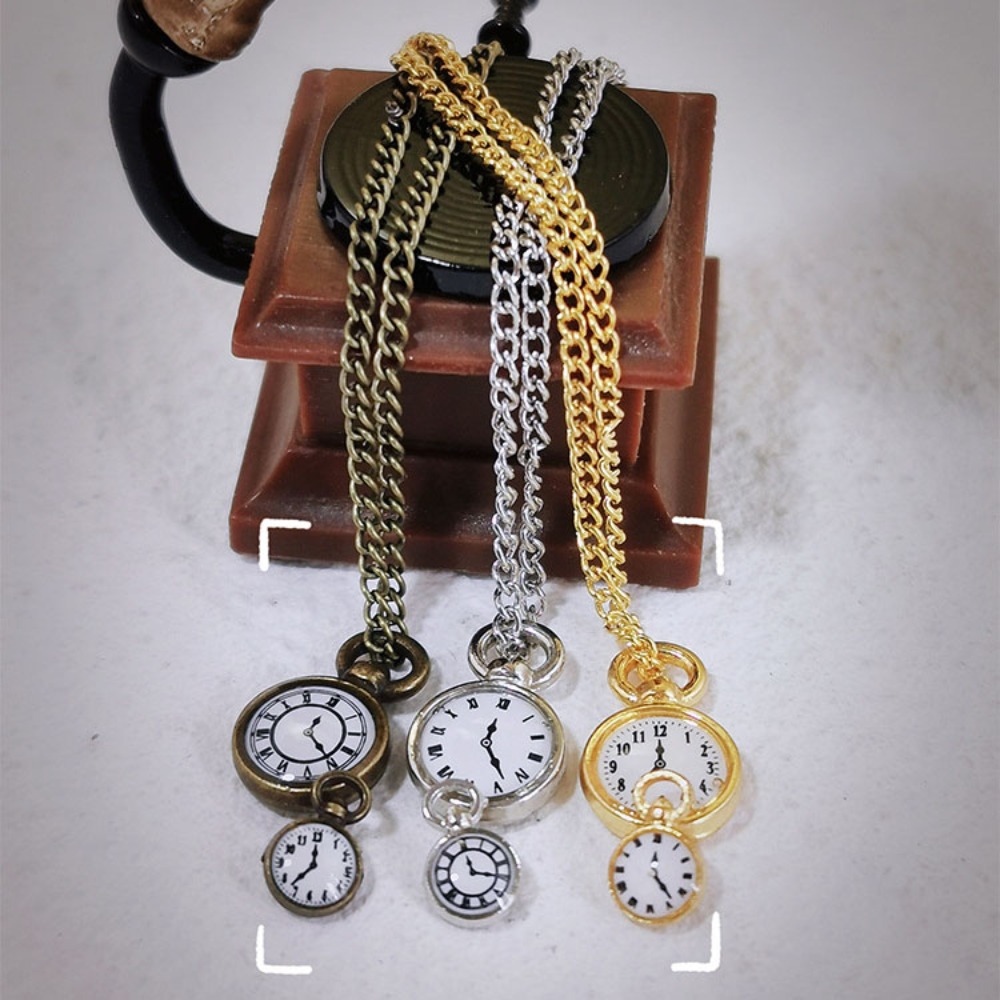 Stary naszyjnik zegarek domek  – Vintage Fashion Dolls recenzja i cena